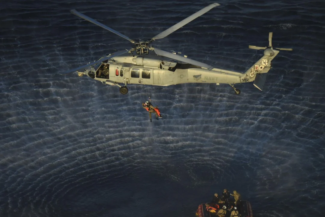 Artemis crew airlift