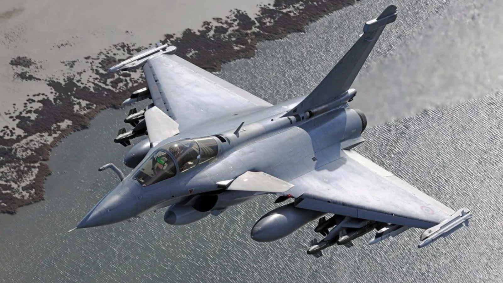 Rafale F4 fighter aircraft flying during demonstration ahead of India's proposed 114 Rafale deal(India's 114 Rafale deal has formally moved a step closer)