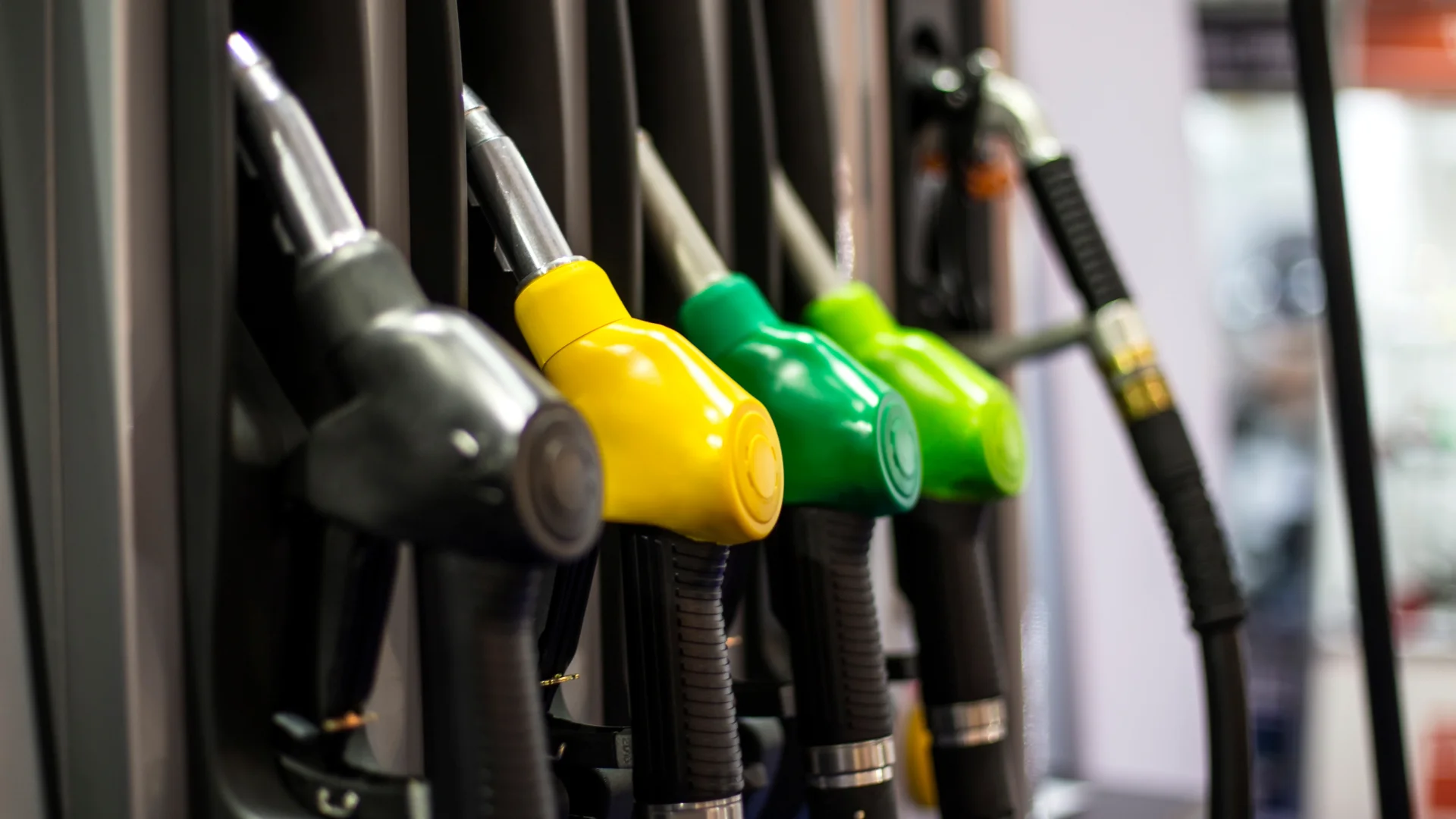 Nayara Energy Cuts Petrol Prices as Crude Retreats. Why the Move Matters Beyond the Pump nayara energy cuts petrol prices
